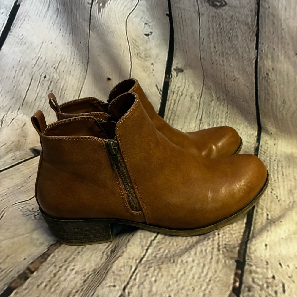 Jessica Cline Women's‎ Dani Brown Side Zipper Heeled Ankle Boots Bootie Size 8.5